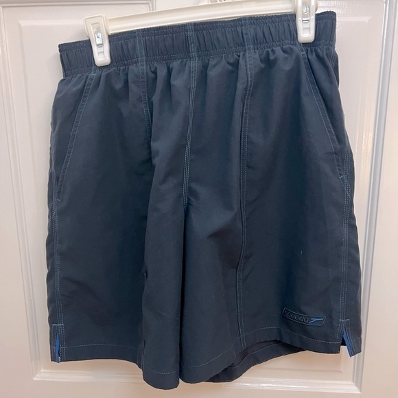 Mens Speedo swim shorts. Size medium. - Picture 1 of 4